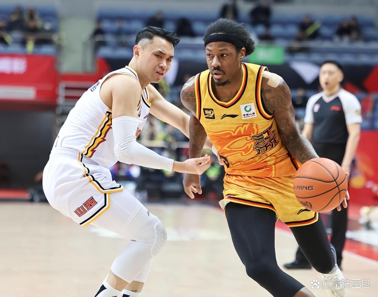 包含马德里竞技集结日复出首秀,志在CBA季后赛名次提升,悬念犹存,团队化学反应显著的词条 包含马德里竞技集结日复出首秀,志在CBA季后赛名次提升,悬念犹存,团队化学反应显著的词条