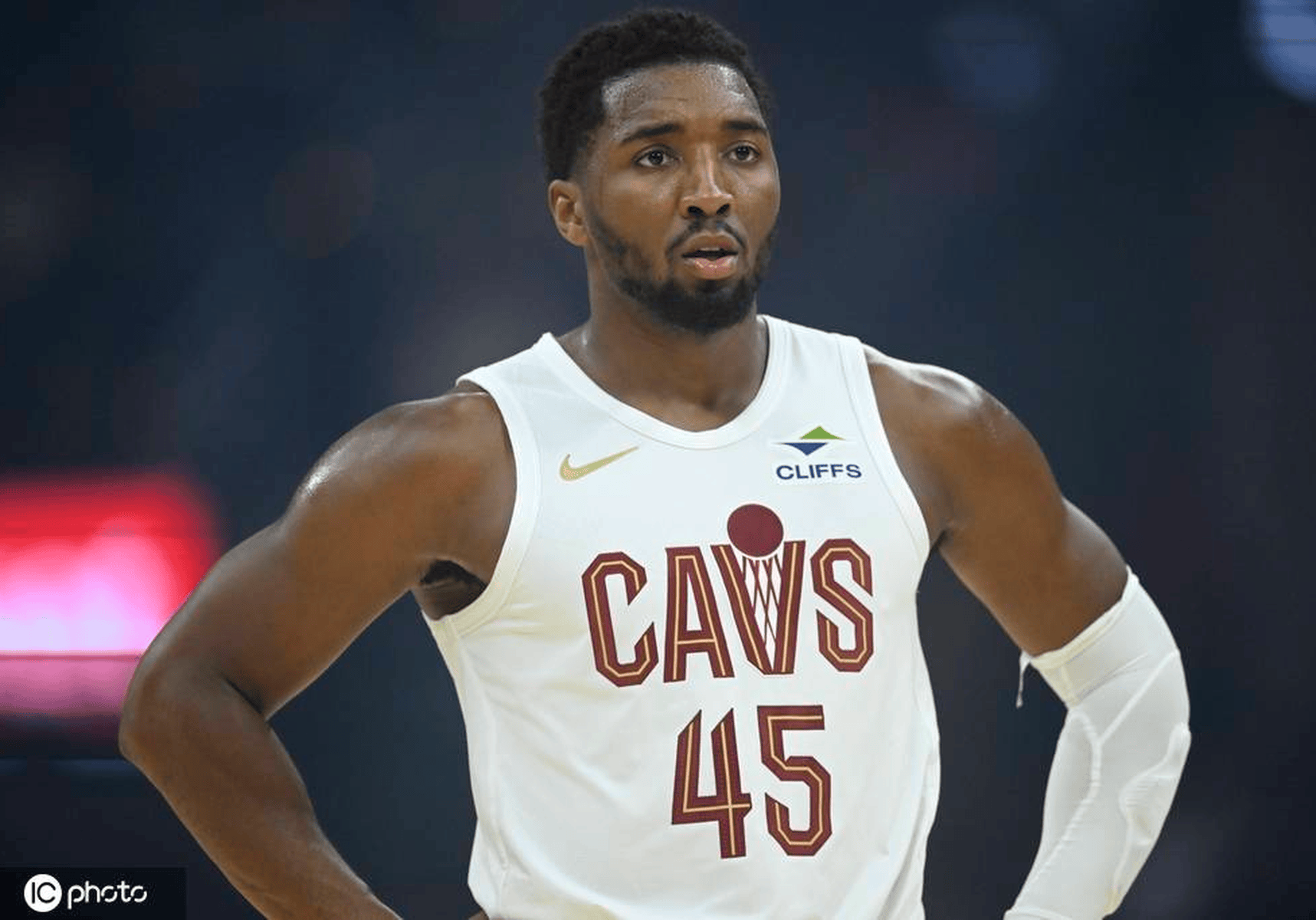 九游体育app-关于克里夫兰骑士迎NBA总决赛关键赛，今夜刷新队史纪录，赛场秩序良好，心理建设被强调的信息